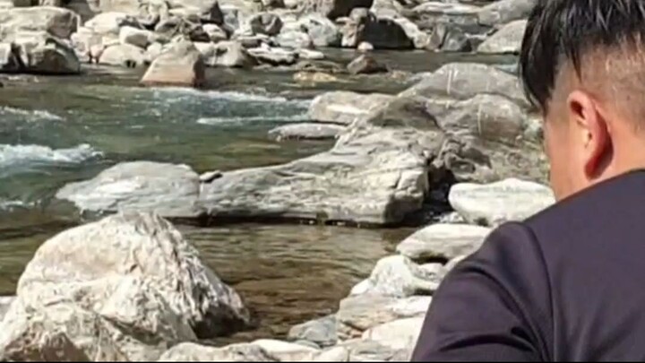 cast netting in Nepal | himalayan trout fishing technique |