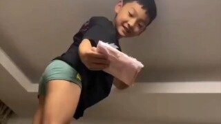 这孩子有逆骨，要不得，赶紧送孤儿院