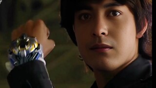 Wearing glasses with average appearance to watch Armor Warrior, Zhang Wei is not just a golden armor