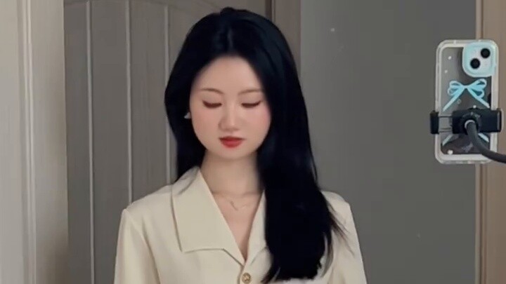 ในที่สุดฉันก็เข้าใจแล้วว่าทำไมคนในที่ทำงานถึงชอบใส่เสื้อ!!! เยี่ยมมาก! เลื่อนตำแหน่งได้สบายๆ!