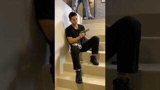 Kim Ji Soo, 'wag mo kaming paputukan n'yan! (Behind-the-scenes) | Black Rider