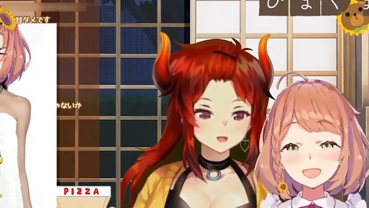 Honma Himawari (cooked meat) wearing only a bath towel to pick up the package