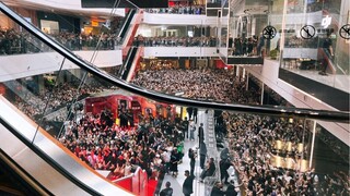 أصبح شعبيًا لدرجة أن الجميع تجمعوا وخلت الشوارع! حدث تجاري توقف مبكرًا بسبب الشلل التام في المنطقة ا