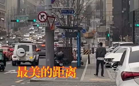 EXO-L who pretended not to recognize Sehun and didn’t interrupt his livestream