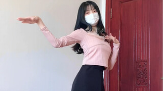 Stoking hitam benar-benar terlihat melangsingkan