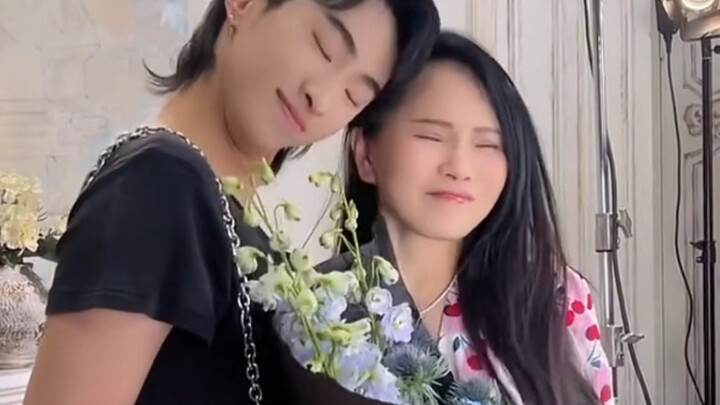 Yi Nengjing would laugh herself awake even in her dreams.
