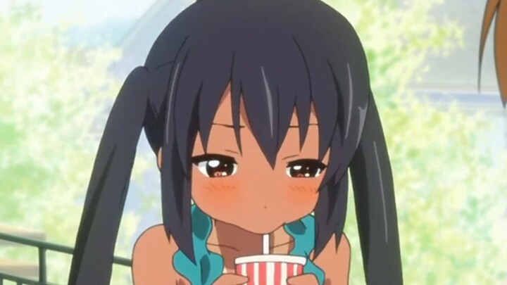 "Azimiao has turned into little Heizi, and he looks so cute when he's angry~"