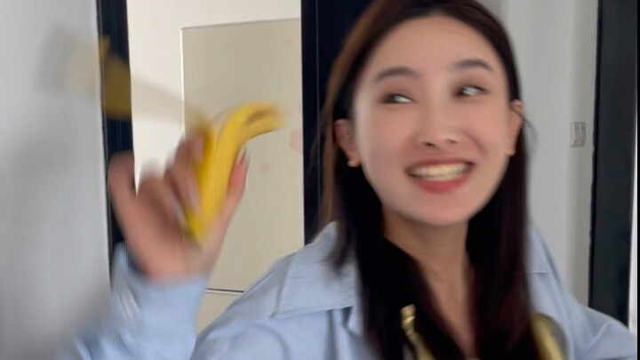 Mẹ tôi: Tiền toàn tiêu hết vào thằng nhóc con rồi.