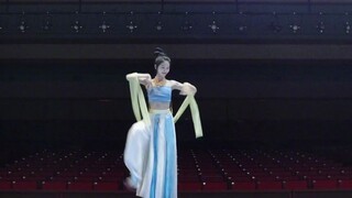 ฝ่าบาท ข้าพเจ้าจะเต้นรำให้พระองค์ชม