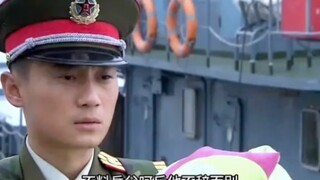 军人夫妇离婚，军官想带着女儿从军《十五的月亮》