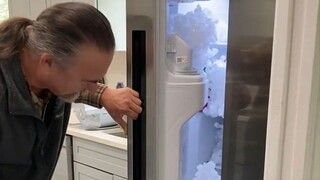 夫妻俩出门前忘记关制冰机，旅行四个月后回来打开机器，满满的“惊喜”