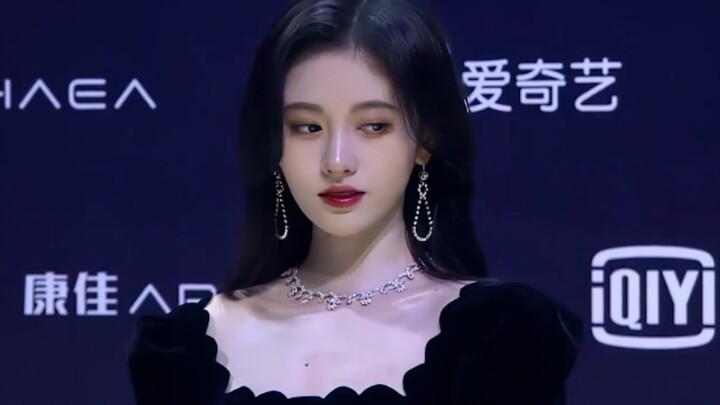 Help! These two are total soulmates—both are disciplined individuals who obsess over beauty! No wond