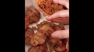 Grape Chicken กับ Shin Ramyun Bogemmeon เข้ากันได้ดีมาก