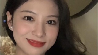 العودة إلى الحياة: سأصبح مدونة جذابة وجميلة تلعب على الحدود!