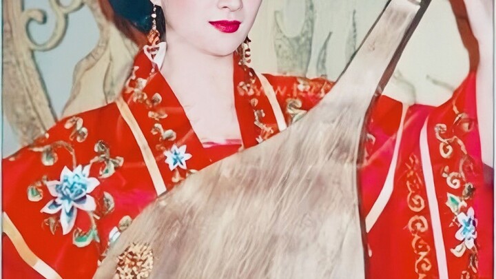 This is the kind of beauty that’s graced all four classic Chinese novels! The pinnacle of period-dra