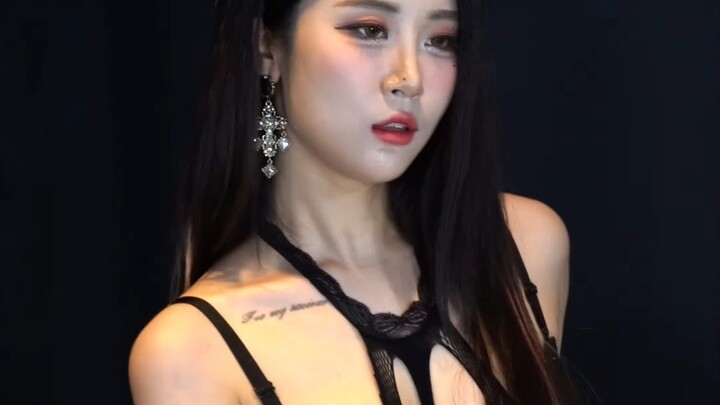 Girl Crush BoMi (Pumi) in Black Stockings and a Camisole Seductively Dances