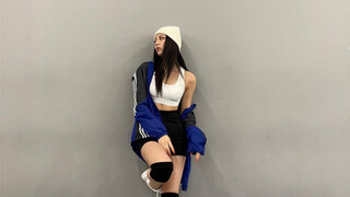 Shin Yuna and Lee Chae-ryeong's dance is absolutely stunning—so beautiful and charming!