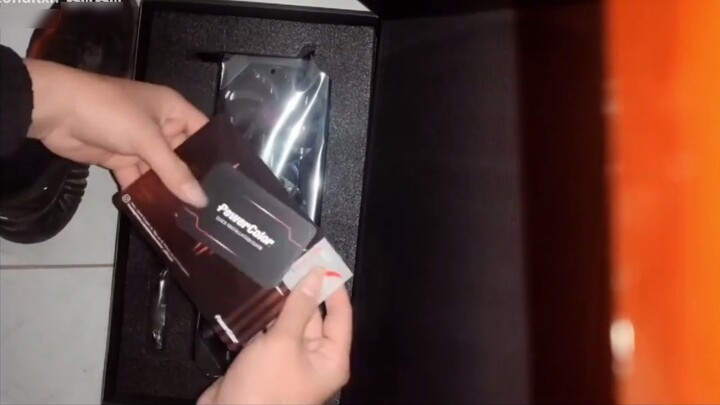 The host I bought from Lin BB has a lot of oil on the graphics card PCB! [Original video has been de