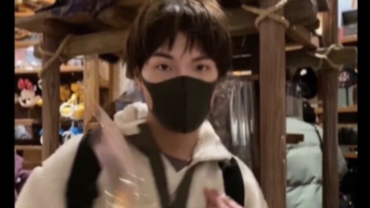 Ngakak banget! Ternyata di awal karier, Zhuizi tuh gayanya anak muda keren ala Jiangsu-Zhejiang-Shan