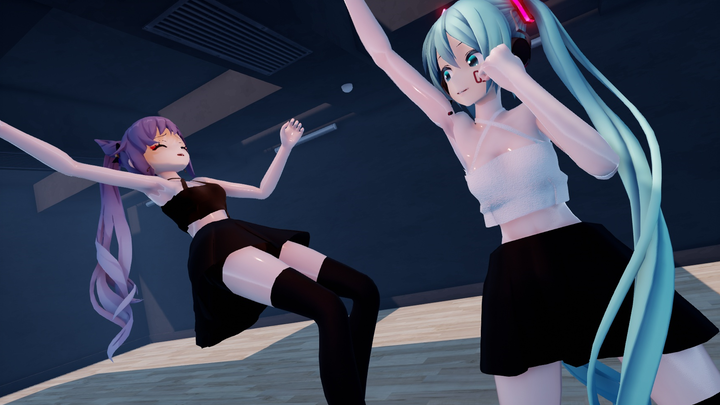 Conflict in the dance studio! Keqing vs. Hatsune