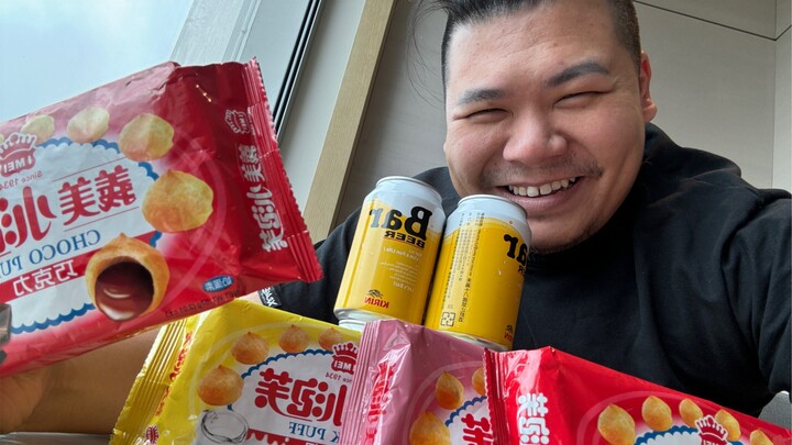 Oh my! I’ve found a beautiful lady in Chengdu! How could someone be hungry right in front of me? Wai