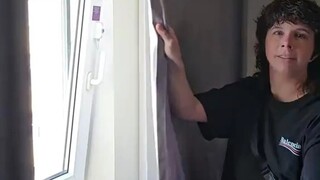 A netizen used blackout curtains to conduct a "pinhole camera" experiment, startling their friend ne