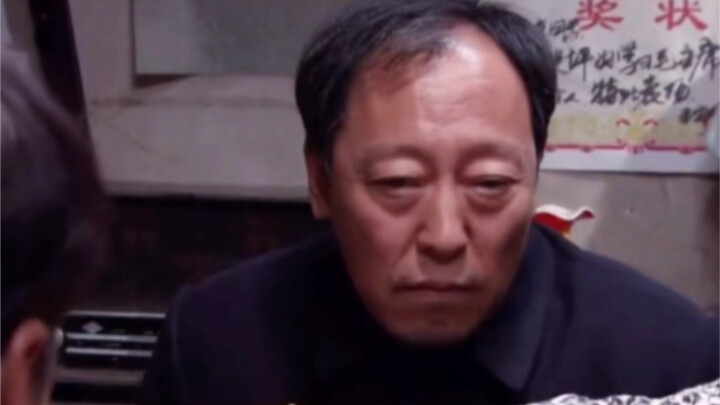 Món thịt kho mà ông cụ thích nhất, đến lúc ra về vẫn chưa được ăn.