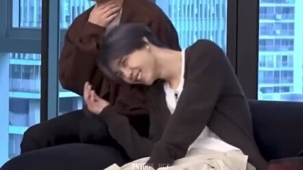 Kim Jung-woo: Tiếng Anh của chú cún con lúc nào cũng khiến mọi người bật cười