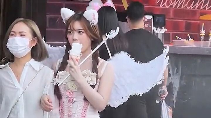 Guys, should I still keep this boyfriend?