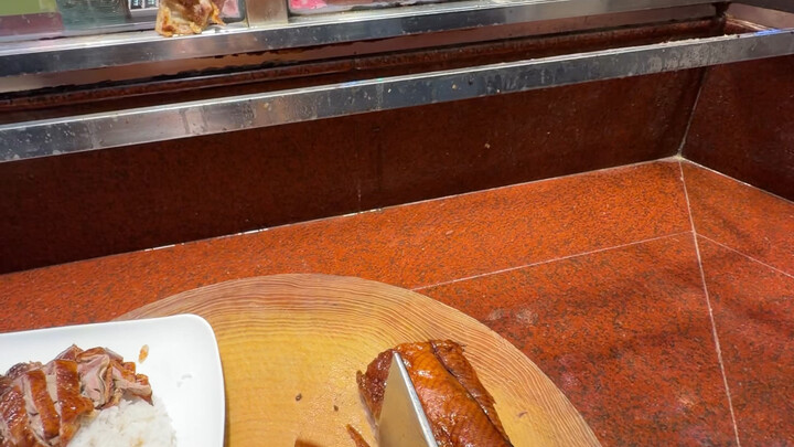 Shocking: A roast meat shop owner in Zhongshan, eager to leave work early, even refused to take paym