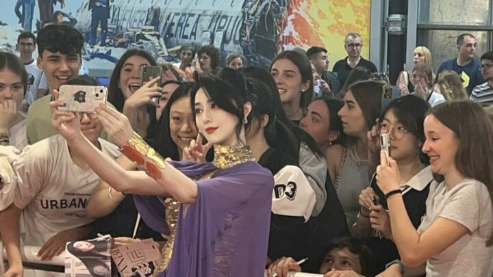 【Fan Bingbing】A Beauty That Feels Otherworldly: Street Style at the San Sebastián Film Festival