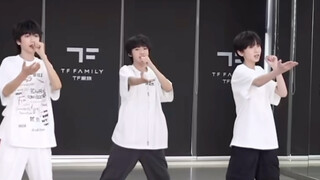 奕奇桂｜《是你》练习室三人直拍，天呐同步率高达99%