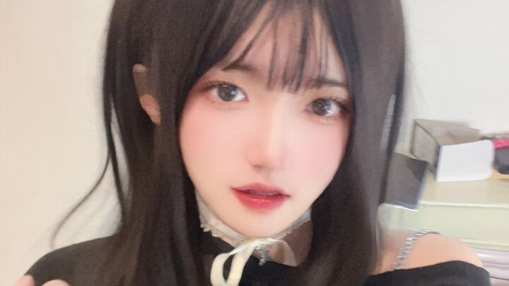 No one will notice if I wear black stockings and women's clothes, right?!