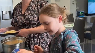 Cara benar makan spageti, keterampilan leluhur memang luar biasa