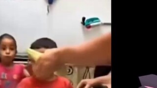 Peri Jepang menonton "Dewa Yunani Kuno yang Bertanggung Jawab atas Labu Siam"