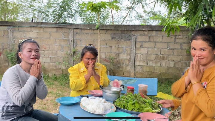น้ำปลาแดกนัวๆกินข้าวปุ้นนำกัน 3 สาวเด้อจ้ามีความสุขหลายพร้อมหน้าพร้อมตากันจ้าพี่น้อง7/09/65