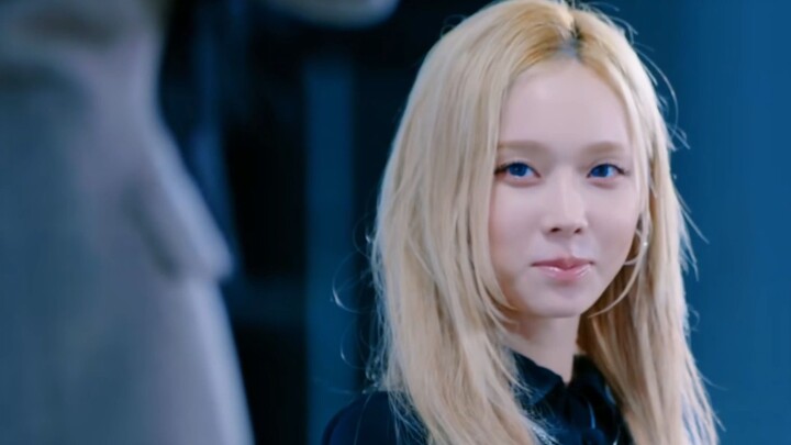 [Dongning] But the way she looks at him—there’s nothing innocent about it...