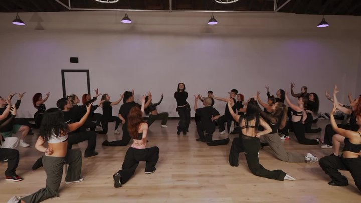 【Jojo Gomez】Đĩa đơn mới của Ariana Grande sắp ra mắt! Vũ đạo mới nhất của Jojo: Yes, and? - Ariana G