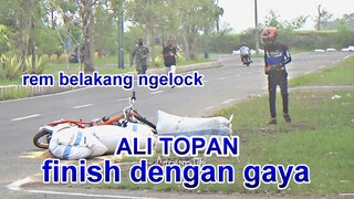 Detik detik Ali Topan Finish dengan rem terkunci