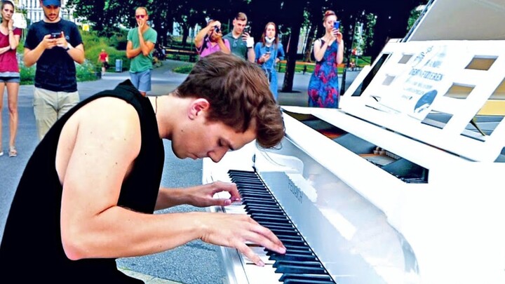 Street Piano Play - Time