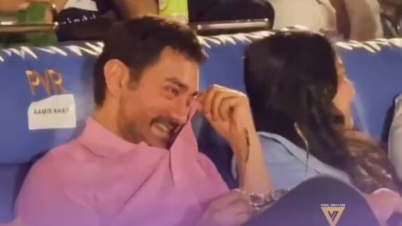 Amir Khan sampe nangis kenapa ?
