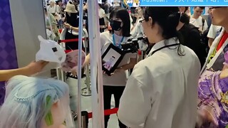 Khi tôi đến Triển lãm đám mây Xingtong, tôi đi ngang qua gian hàng Sixi Wanzi và gặp cosplayer Tiand