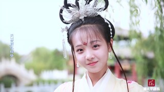 十三十四，一笑倾城