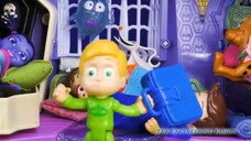 Vampirina Spooky Scare B N B Slumber Party with PJ Masks Toy Parody