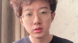 Aku adalah dia yang beruntung, dia adalah aku yang malang.