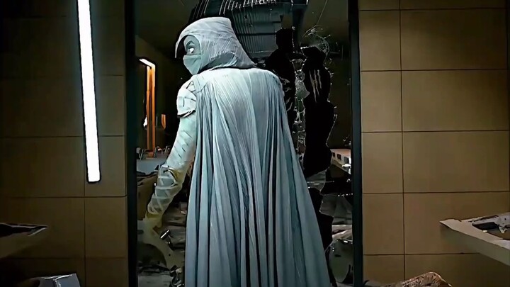 Hiệp sĩ Ánh Trăng: Thua thì đổi thân phận rồi tiếp tục chiến đấu!