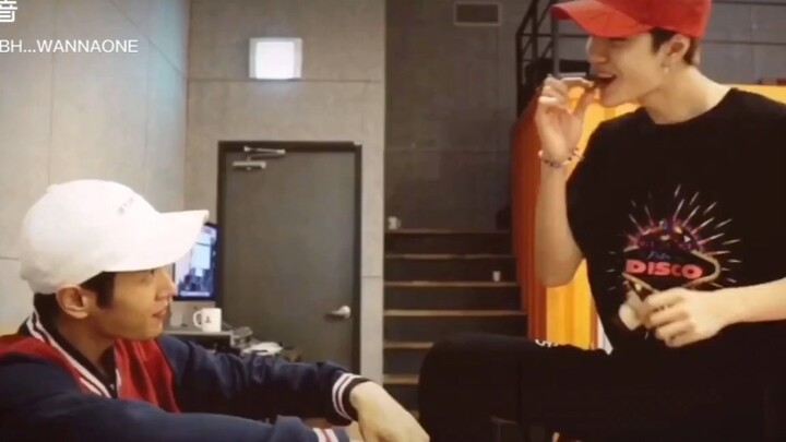 【หวังอี้ป๋อ】ตอนนั้นมีพี่ๆ คอยอยู่เป็นเพื่อน ยิ้มกันอย่างมีความสุขมากเลย!