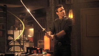 هذه السيف الشيطاني ذو الحافة الرفيعة كالذرة، يمكنه قطع الضوء وجعل حامله غير مرئي لارتكاب جرائم القتل