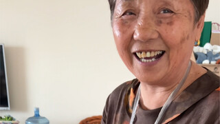 当别的老太太把我奶攒的纸壳子卖了