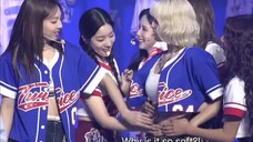 【TWICE】笑死 都来摸桃的腹肌 姬佬脸开的好头